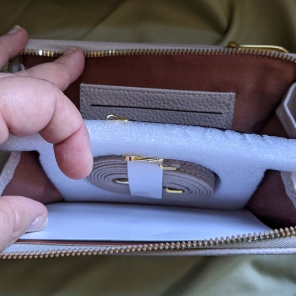 Phone Crossbody Leather Wallet - Picture 3 of 12